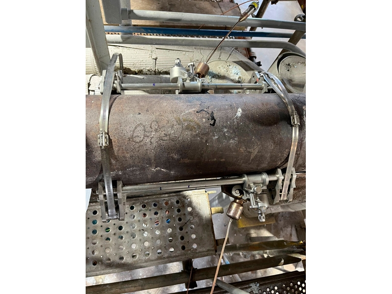 Picture of Prosonic Flow P 500 with high-temperature sensors in a PET production plant