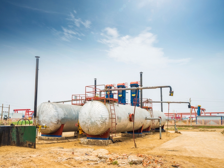 Medium crude oil separation Medium crude oil separation